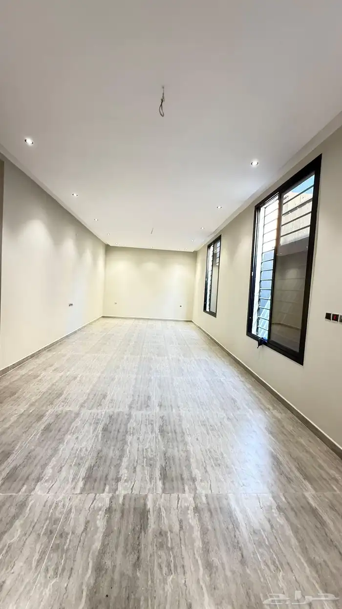 فيلا وشقتين للبيع حي بدر 8