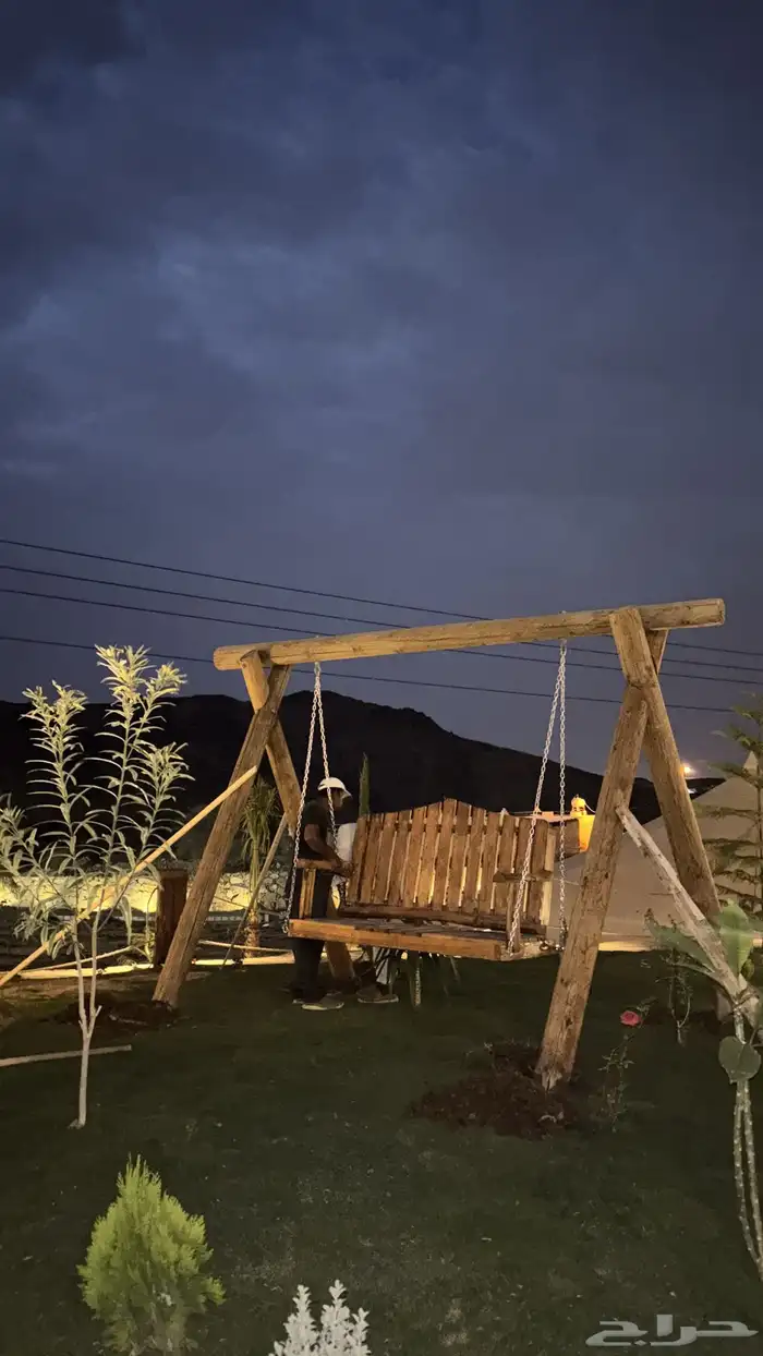 كراسي وطاولات خشبيه جوده عاليه 24