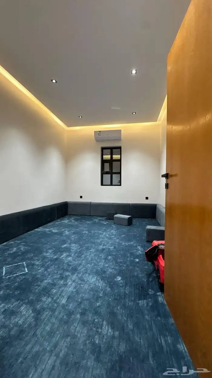 للبيع 9