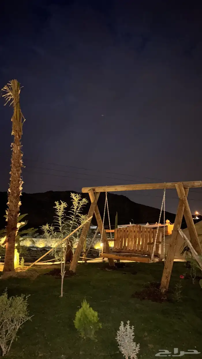 طاولات وكراسي خشبية وليست صناعية طبيعية 15