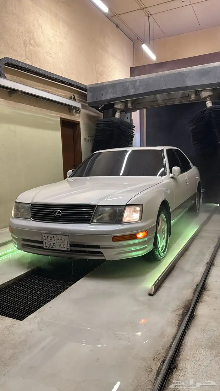 لكزس LS400 0