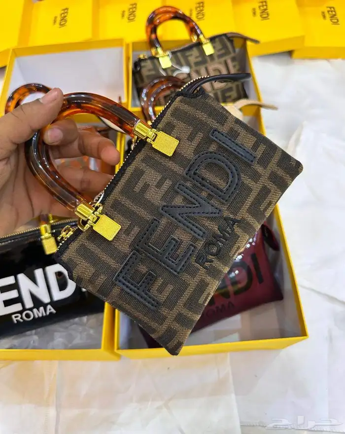 شنط فندي مع ملحقاتها 1