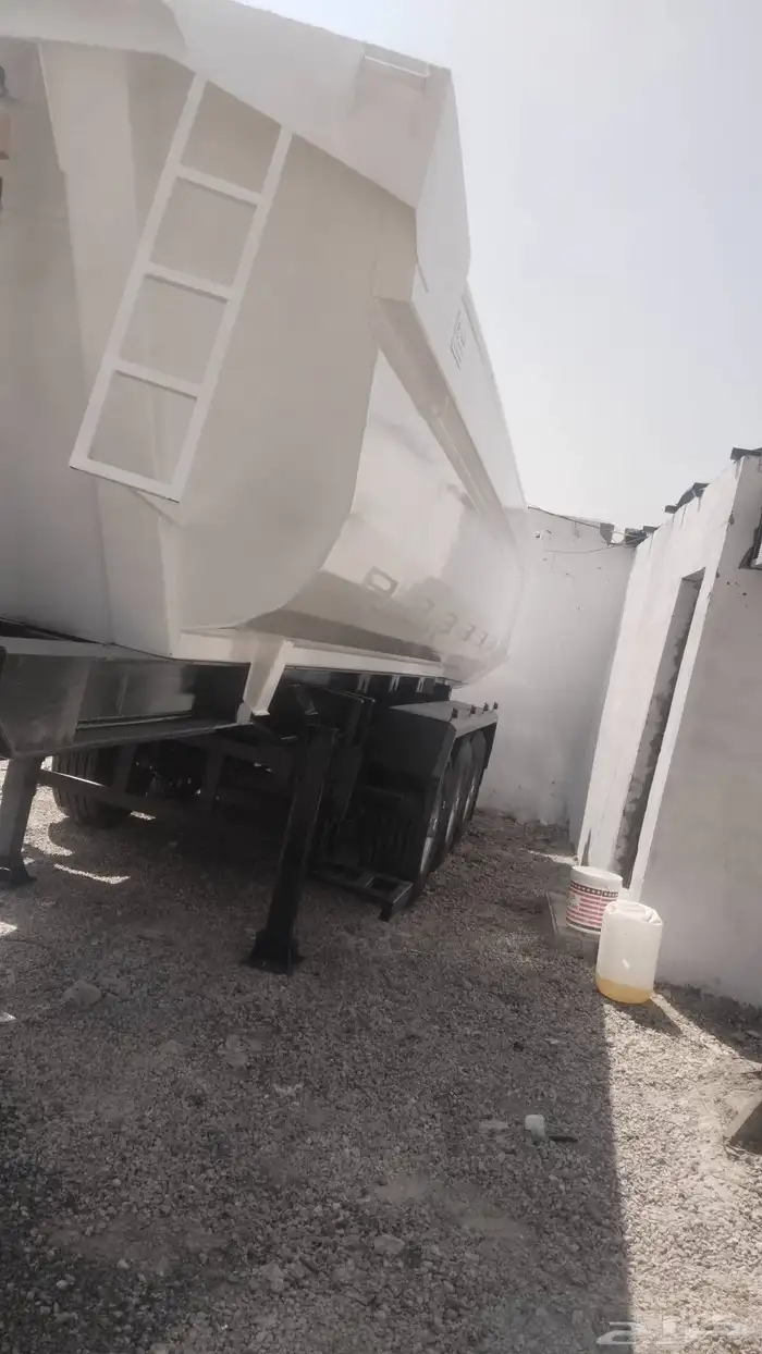 صندوق قلاب 3 محاور سوست 55 الف مع كفرات وجنوط 4