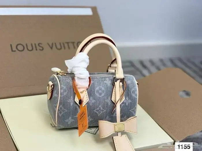 شوزات وشنط ماستر كوالتي متوفر لدينا كوتش وديور نيوبلانس 92