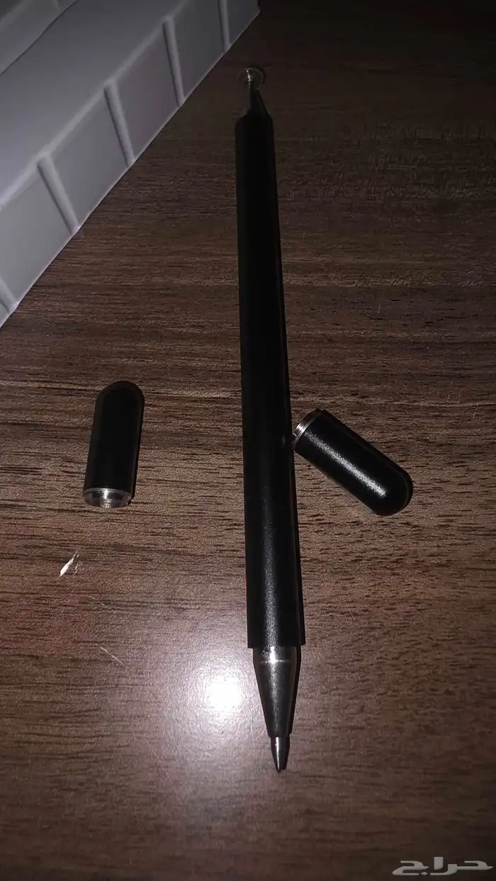 قلم ايباد  والجوال للبيع غير مستغدم نظيف جدا السعر 00 2