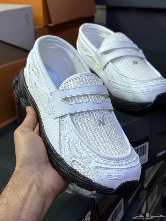 شوزات وشنط ماستر كوالتي متوفر لدينا كوتش وديور نيوبلانس 7