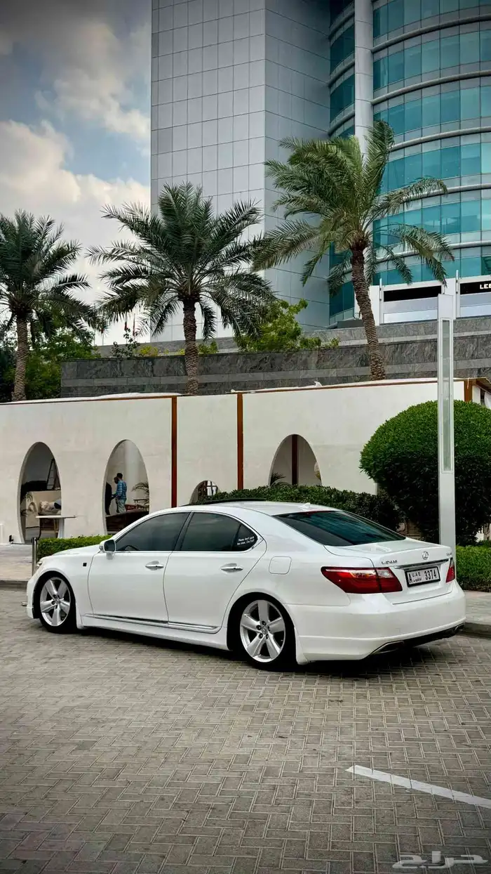 للبيع لكزس LS460 2010 f sport اف سبورت وارد اليبان 4