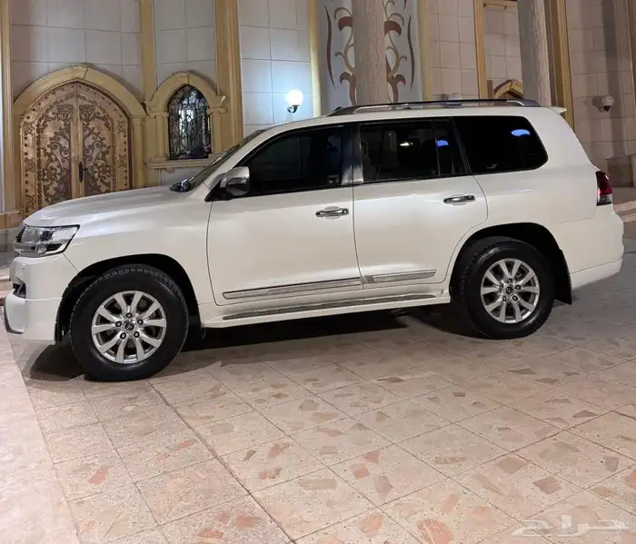 لاندكروزر GXR3 2018 3