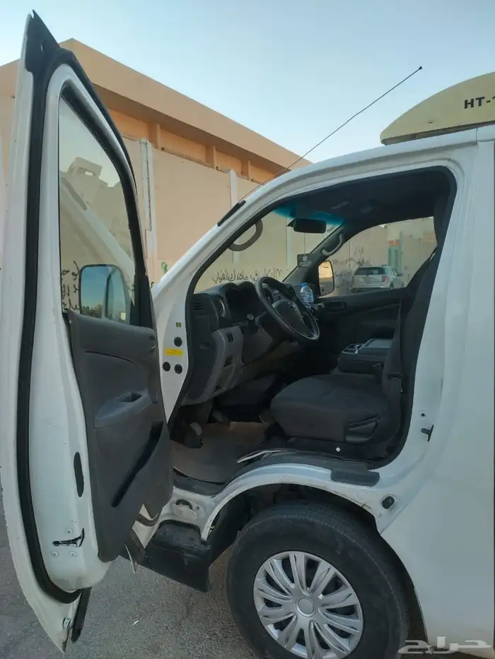 نيسان اورفان ثلاجة ديزل 2020 5