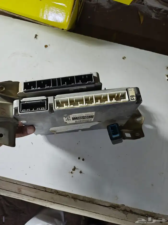 بيع قطع غيار مستخدم لكزس LS400 مديل 99 17