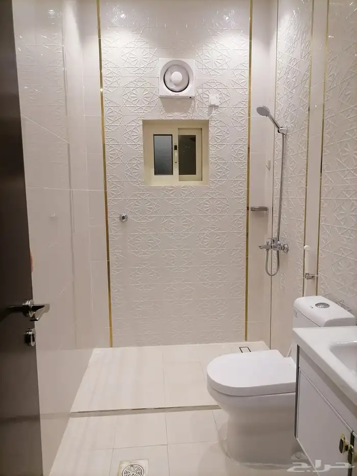 ابوسيف لتركيب السيراميك والبورسلان والانترلوك وبندورة الرصيف 6