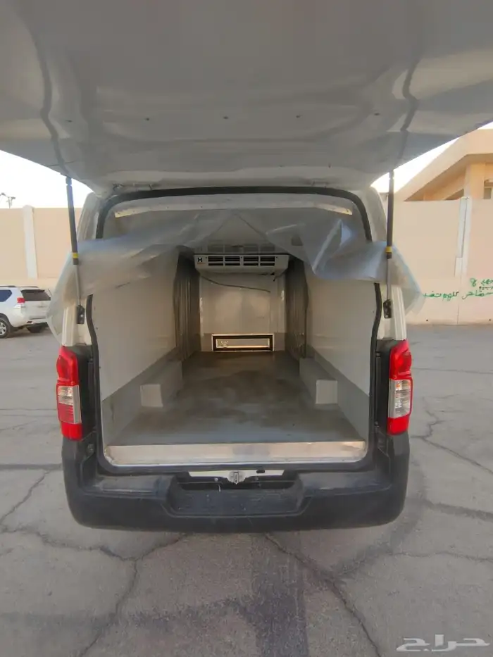 نيسان اورفان ثلاجة ديزل 2020 6