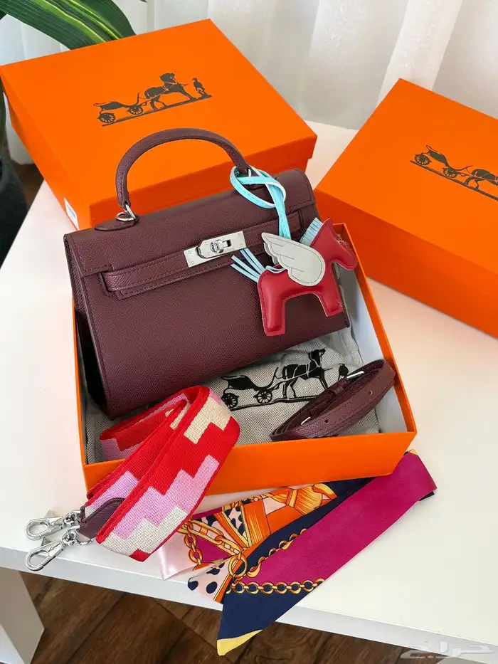 شنط هرمز نسائية هاي كواليتي 170 فقط حتي نفاذ الكميه 0