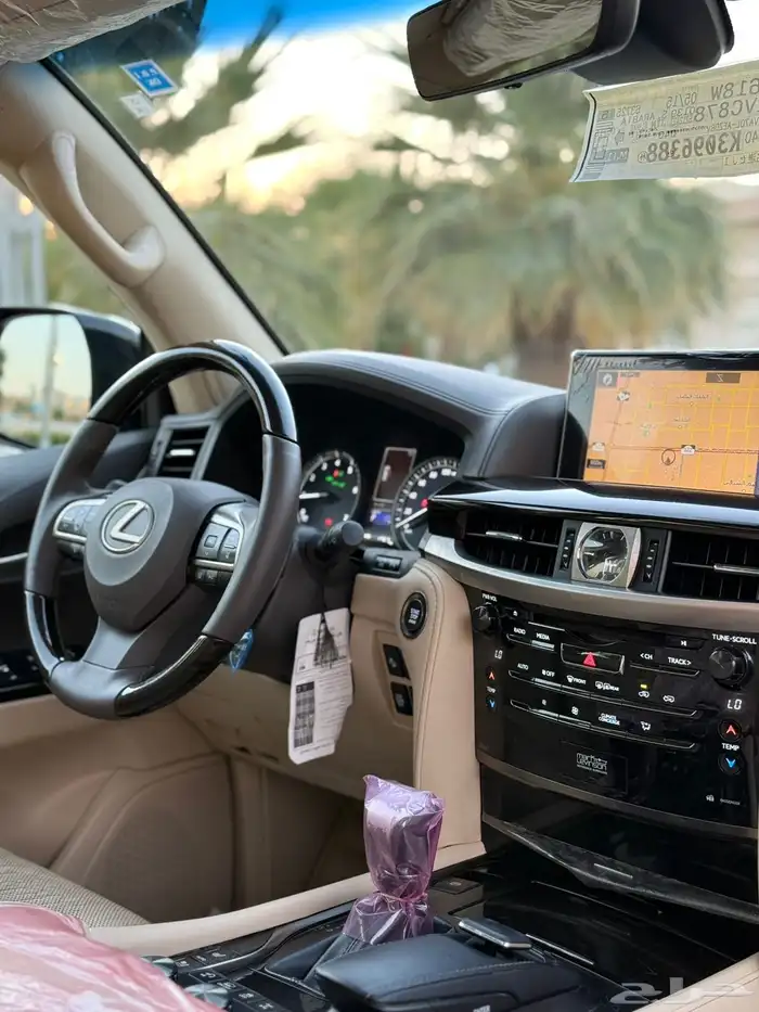لكزس LX570 فل كامل 2019 الحد 250 الف 9