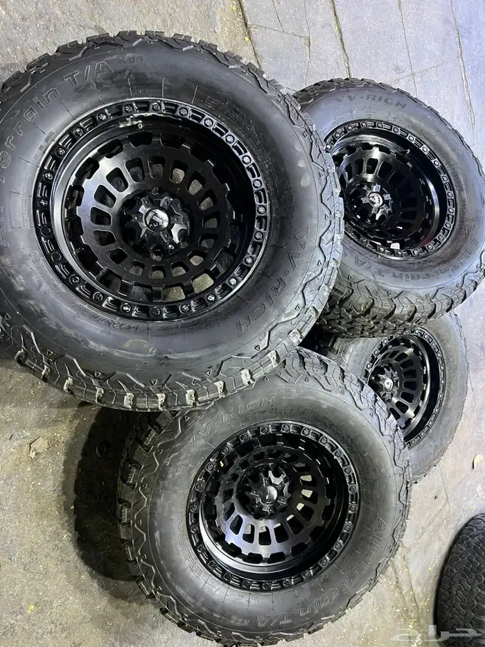 جنوط فيول مع كفرات فيرتيش نص حجري مقاس 285 70 17 13