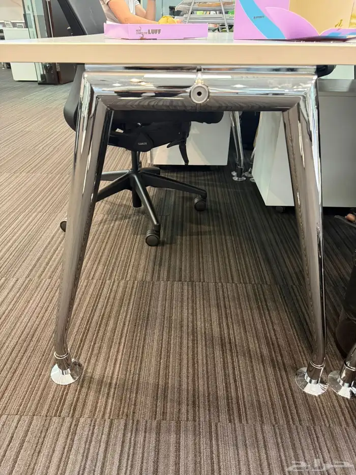 طاولات مكاتب للبيع 1