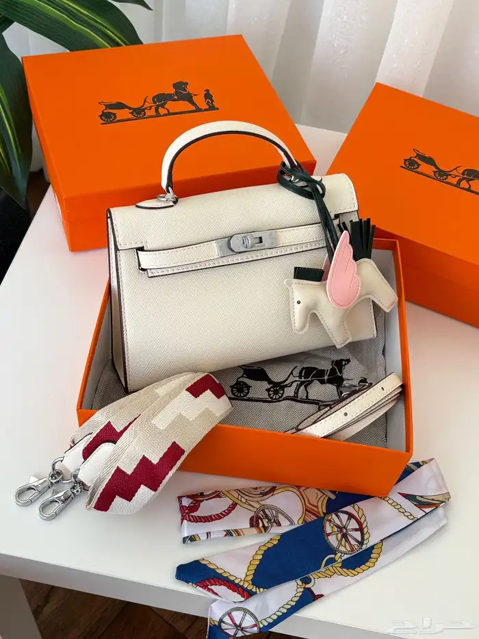 شنط هرمز نسائية هاي كواليتي 170 فقط حتي نفاذ الكميه 25