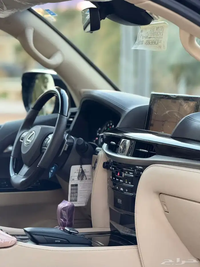 لكزس LX570 فل كامل 2019 الحد 250 الف 10