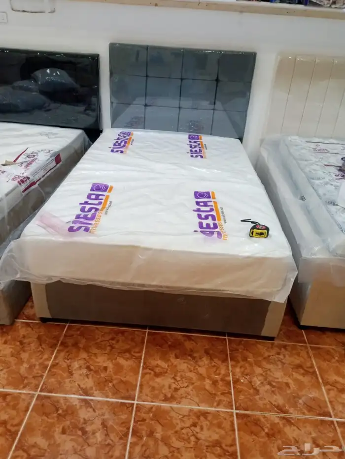 غرفة نوم كاملة  أثاث منزلي  سرير ودولاب وبطانيات 7