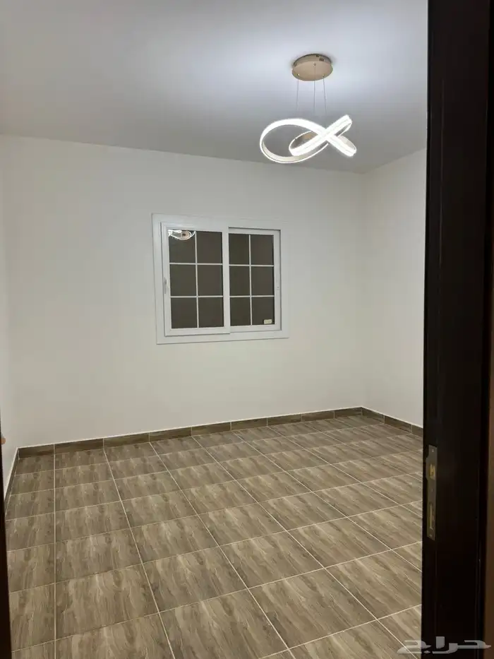 فيلا للاجار في حي خزام 1