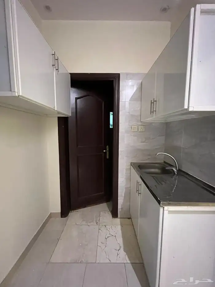 شقة فاخرة للإيجار بحي الشهداء غرناطه 3