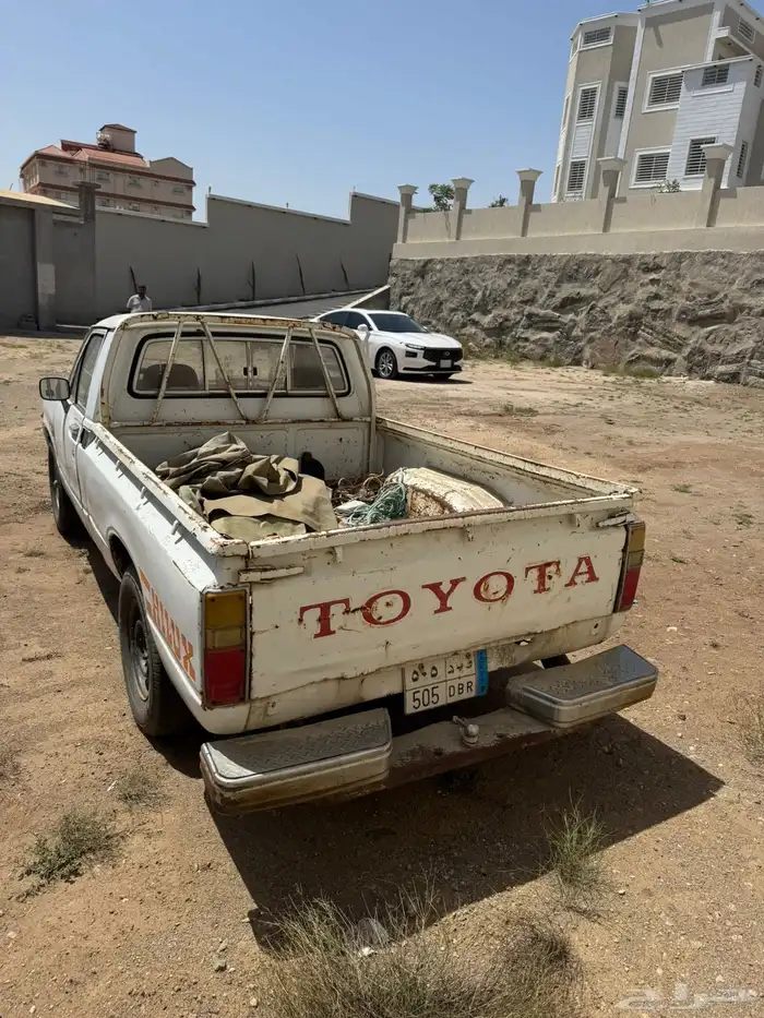 هايلكس للبيع 83 0