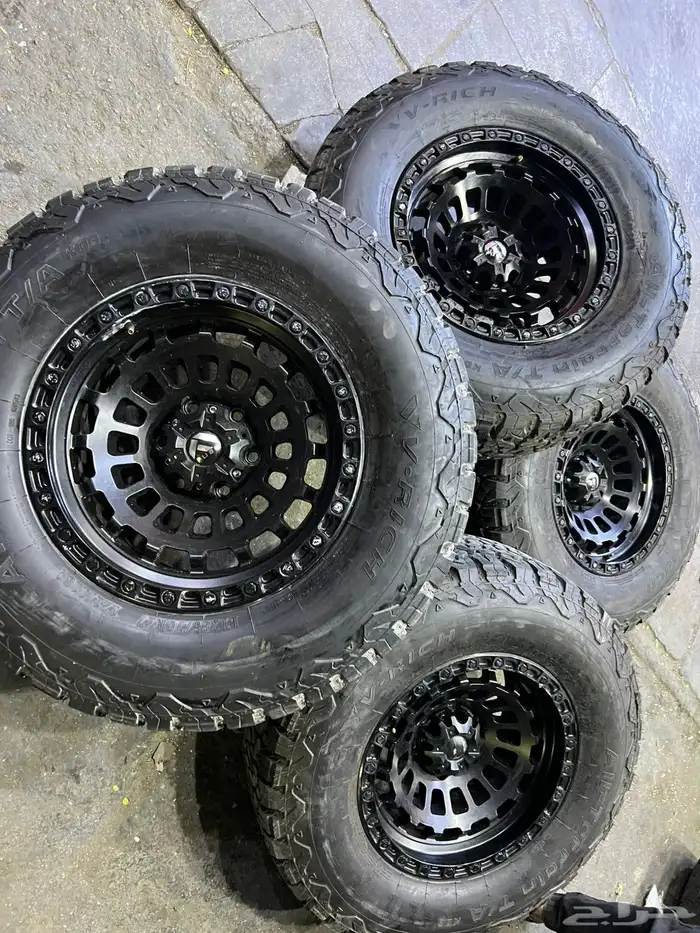 جنوط فيول مع كفرات فيرتيش نص حجري مقاس 285 70 17 2