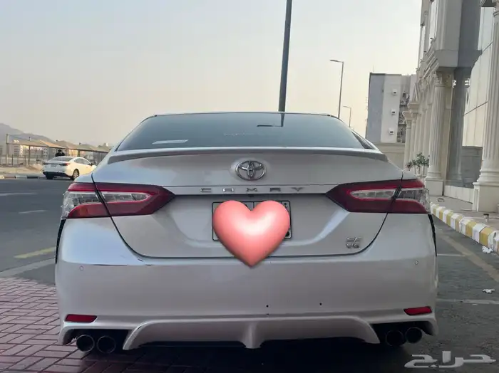 كامري سته سلندر SE ماشيه 335الف للبيع نظيفه شرط 19