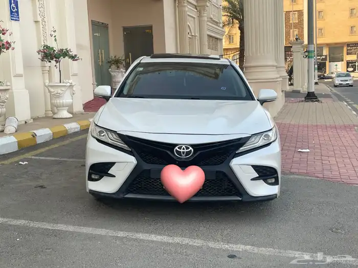 كامري سته سلندر SE ماشيه 335الف للبيع نظيفه شرط 0