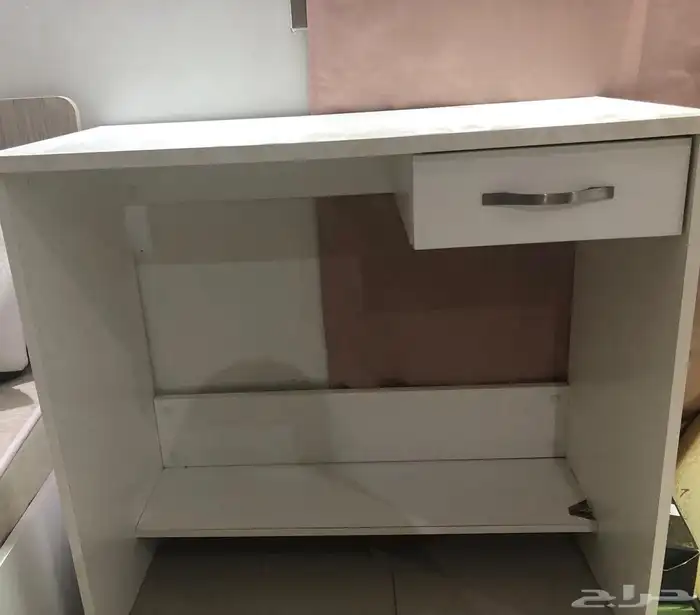 2مكتب مع 2كرسي من هوم بوكس متين متاح التوصيل 1