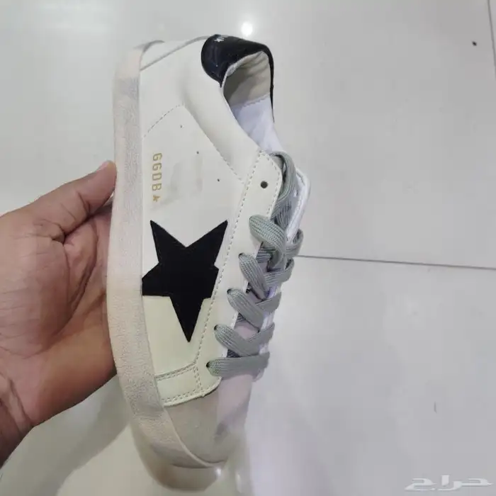 شوزات وشنط ماستر كوالتي متوفر لدينا كوتش وديور نيوبلانس 32