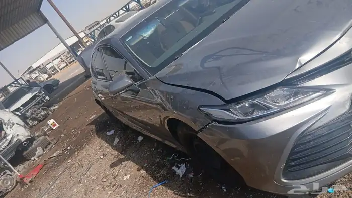 كامري موديل 2024لون تيتانيوم الحاله تشليح قطع غيار فقط 2
