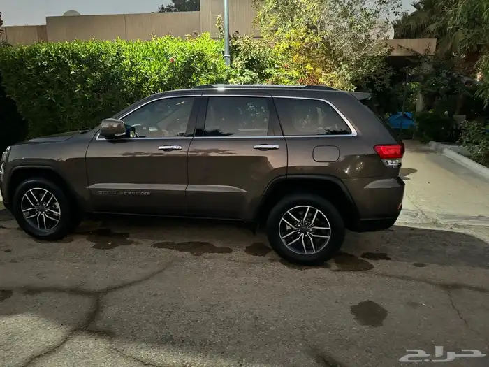 2019 jeep grand cherokee 0