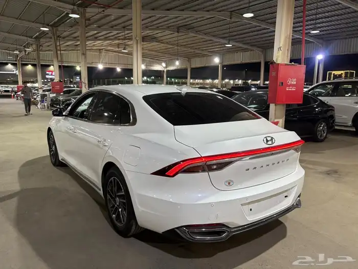 هيونداي ازيرا 2021 4