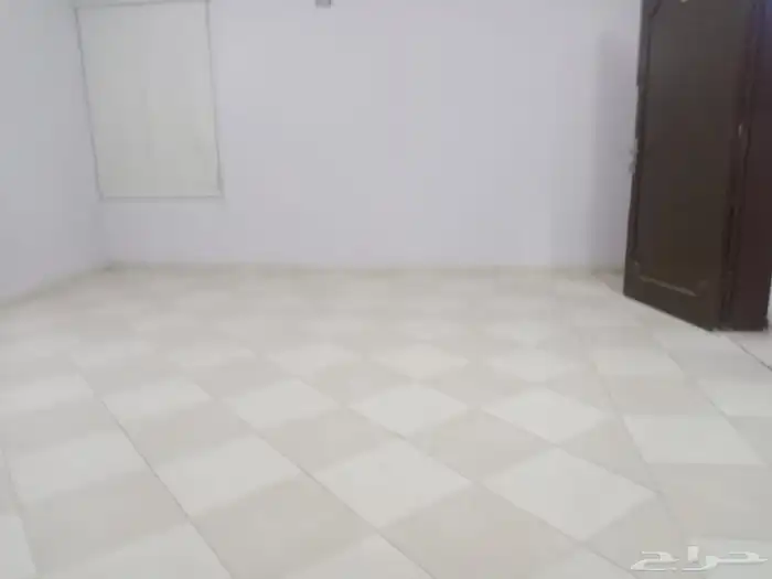 للإيجار غرف عزاب و سكن عمال حي الشوقية 1