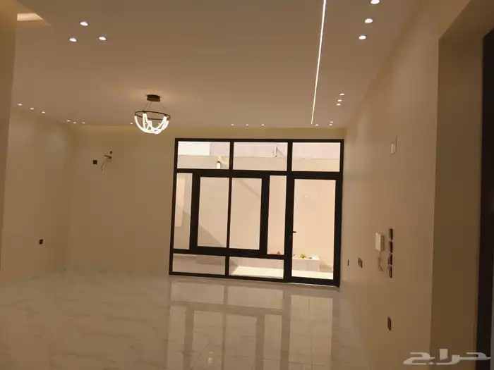 للبيع فيلا نص ارض حي الفلاح 14