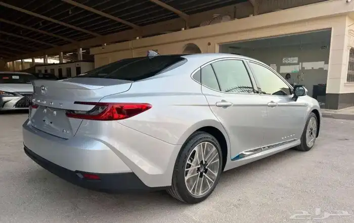 تويوتا كامري LE هايبرد 2025 كاش واقساط 13