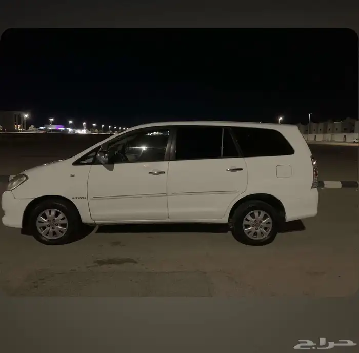 للبيع سيارة انوافا 0