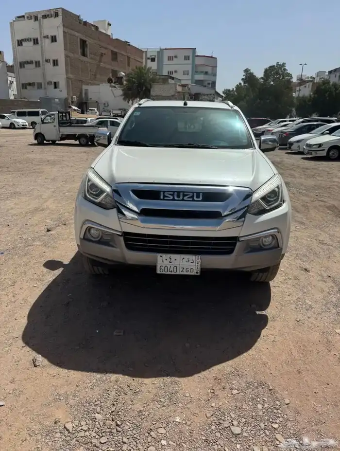 اعرض الكم سياره جيب يسيزو بدون دبل فل كامل موديل 2019 0