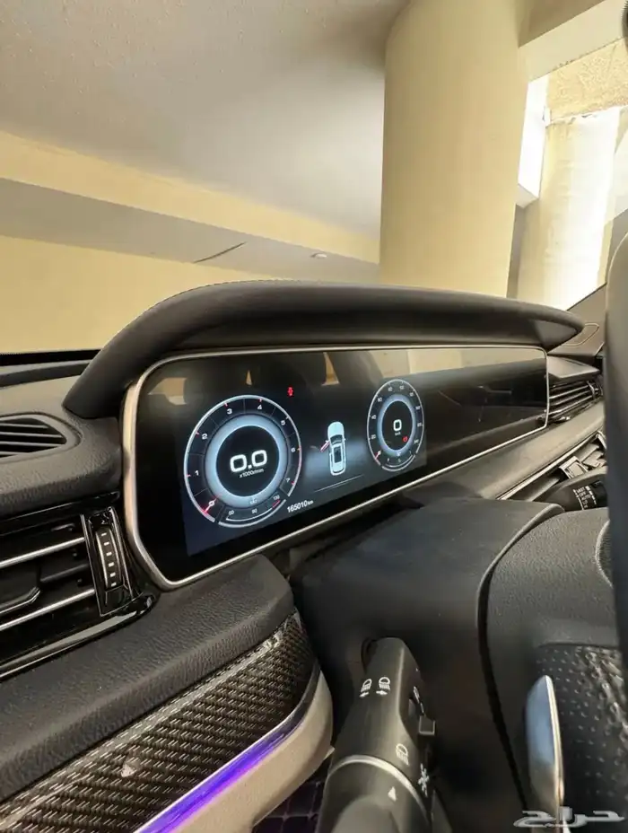 HONGQI HS5 Deluxe Pro 2022 Gold Color 8