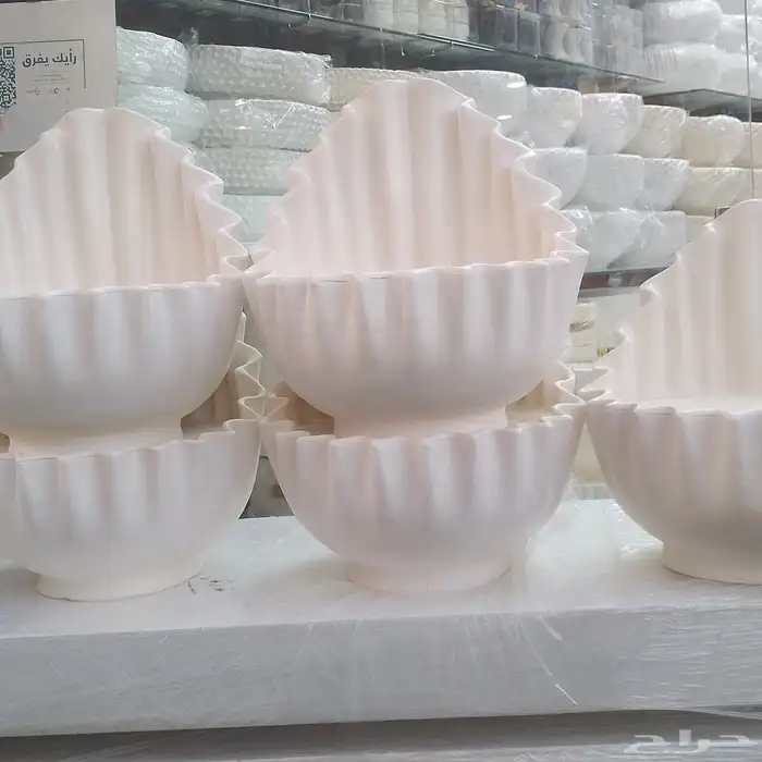 طاوله مخمل طاوله خشب طاوله طاوله مداخل صواني اشكال والوان يل 25