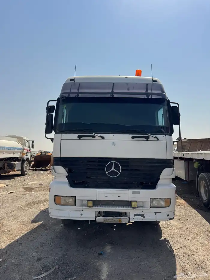 للبيع راس تريلا مرسيدس 2001 نظيف جدا جاهزة 0