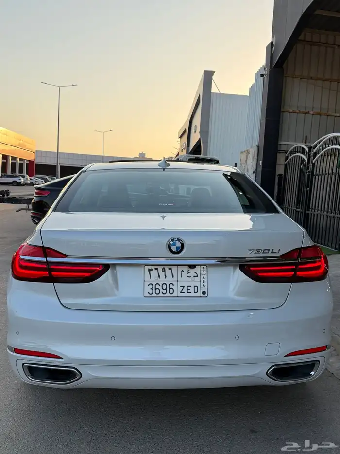 بي ام دبليو Li730 2018 نظيف 4