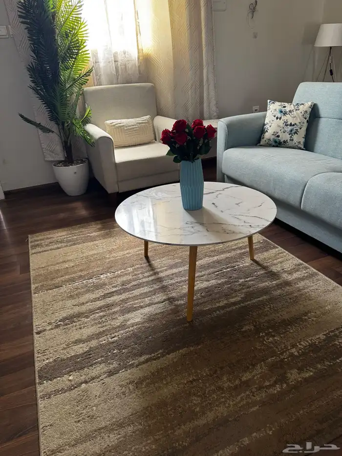 كنب من هوم بوكس قطعتين مع فرشه وطاولات مكة 1