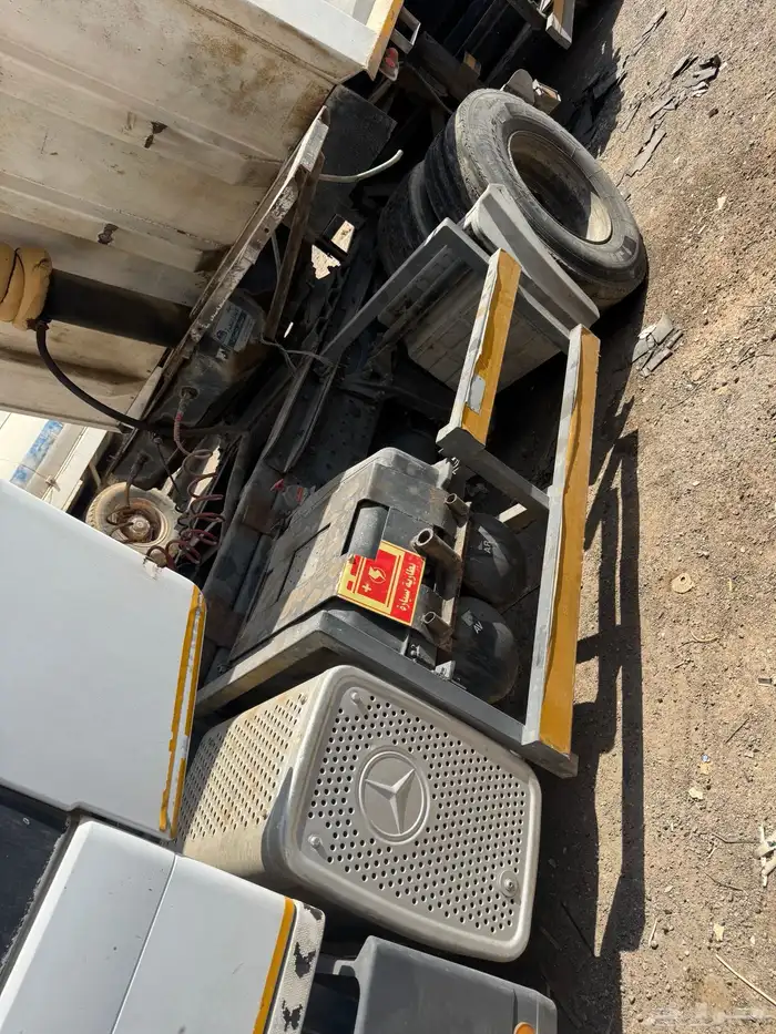 للبيع راس تريلا مرسيدس 2001 نظيف جدا جاهزة 6