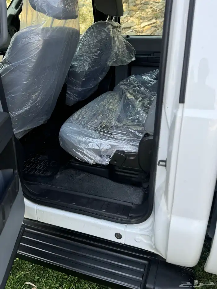 للبيع F350 موديل 2013 عداد100 الف كم 12