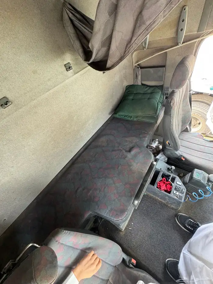 للبيع راس تريلا مرسيدس 2001 نظيف جدا جاهزة 18