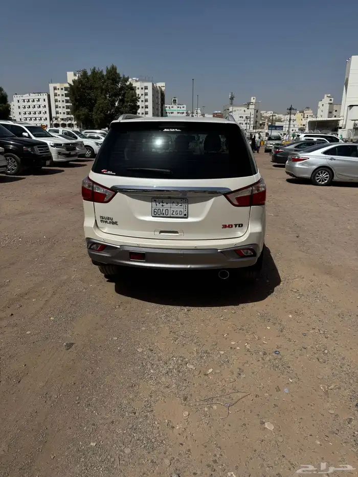 اعرض الكم سياره جيب يسيزو بدون دبل فل كامل موديل 2019 2