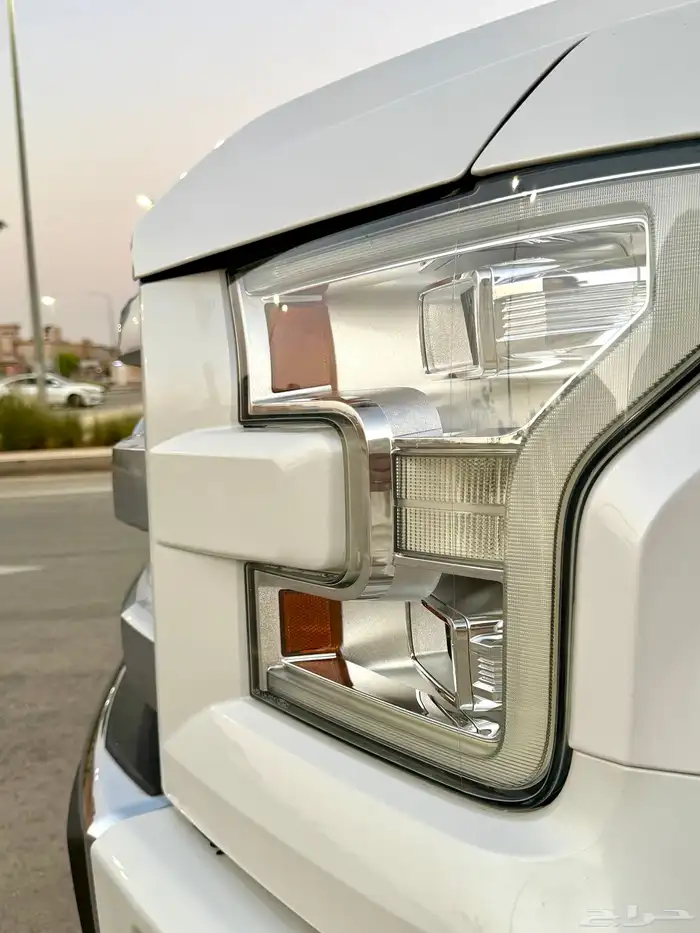 فورد F-150 بلاتنيوم مخزن شبة جديد 3