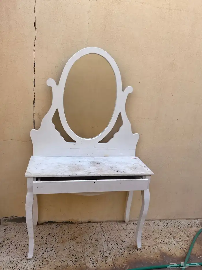 طاولة تسريحة 0